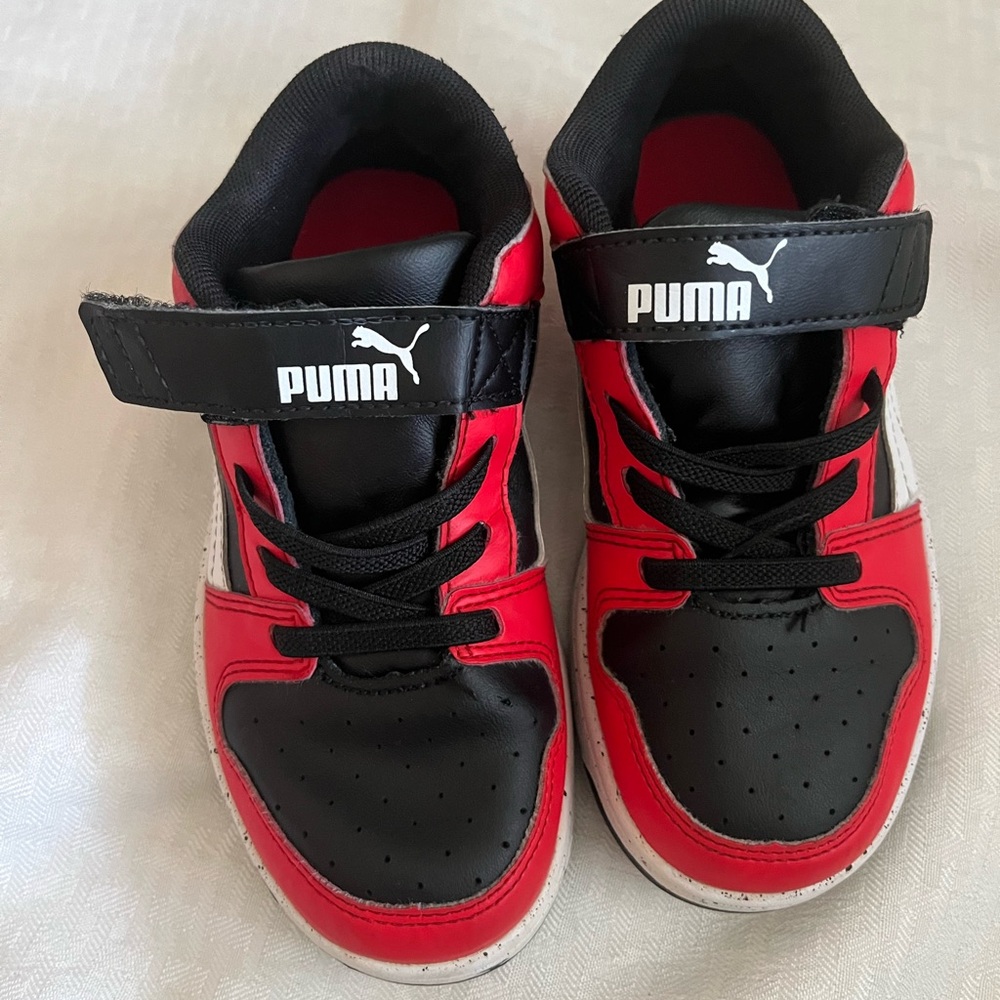 Puma Kids Sneakers in Red and Black